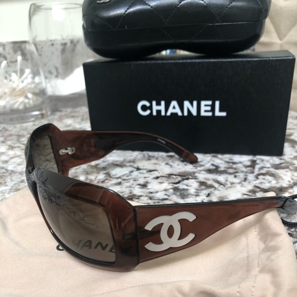 CHANEL Accessories - Chanel Sunglasses, Brown frames with MOP logo